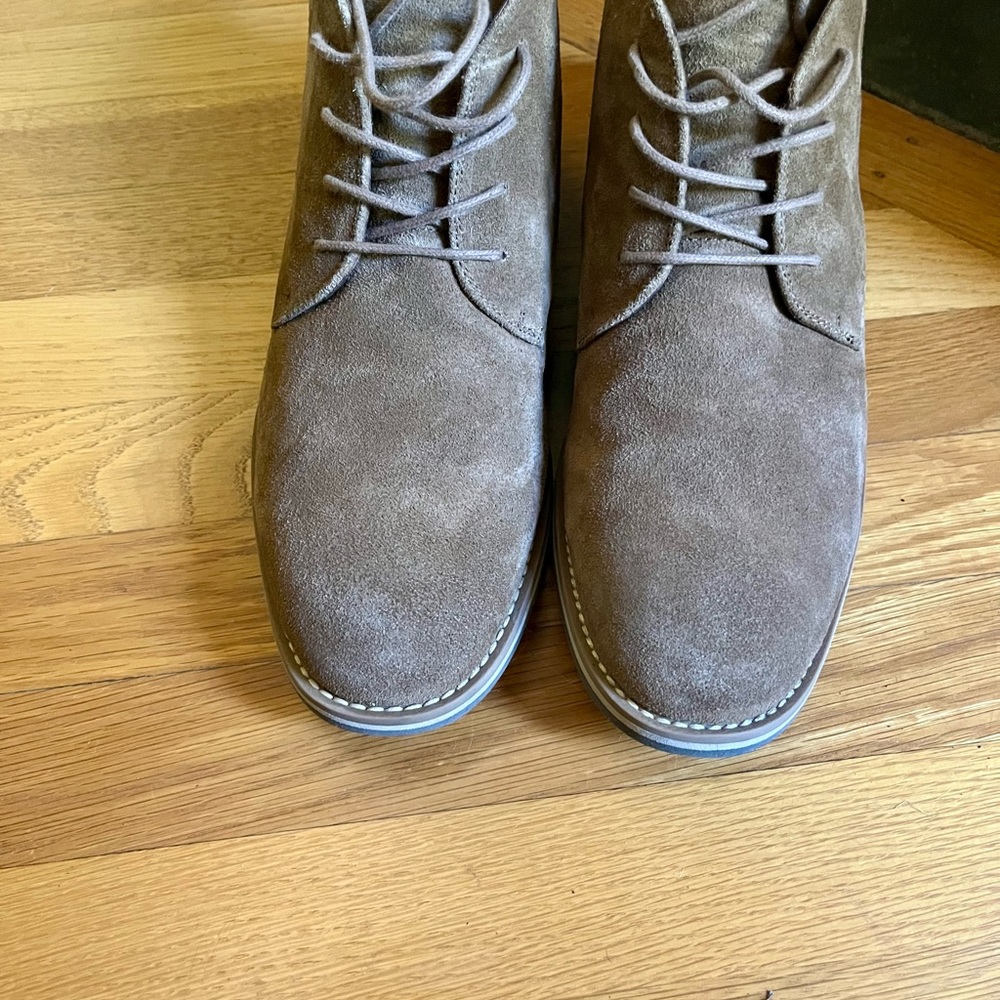 Men's Brown Suede Chukka Boots - Picture 3 of 15